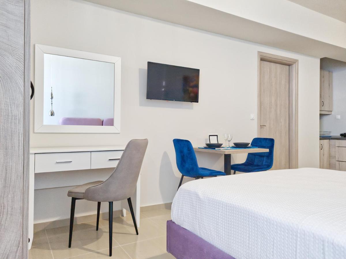 Epipleon Luxury Suites -104- Δωμάτιο 35Τμ Με Βεράντα 35Τμ Μπροστά Στη Θάλασσα Nafpaktos Exterior foto