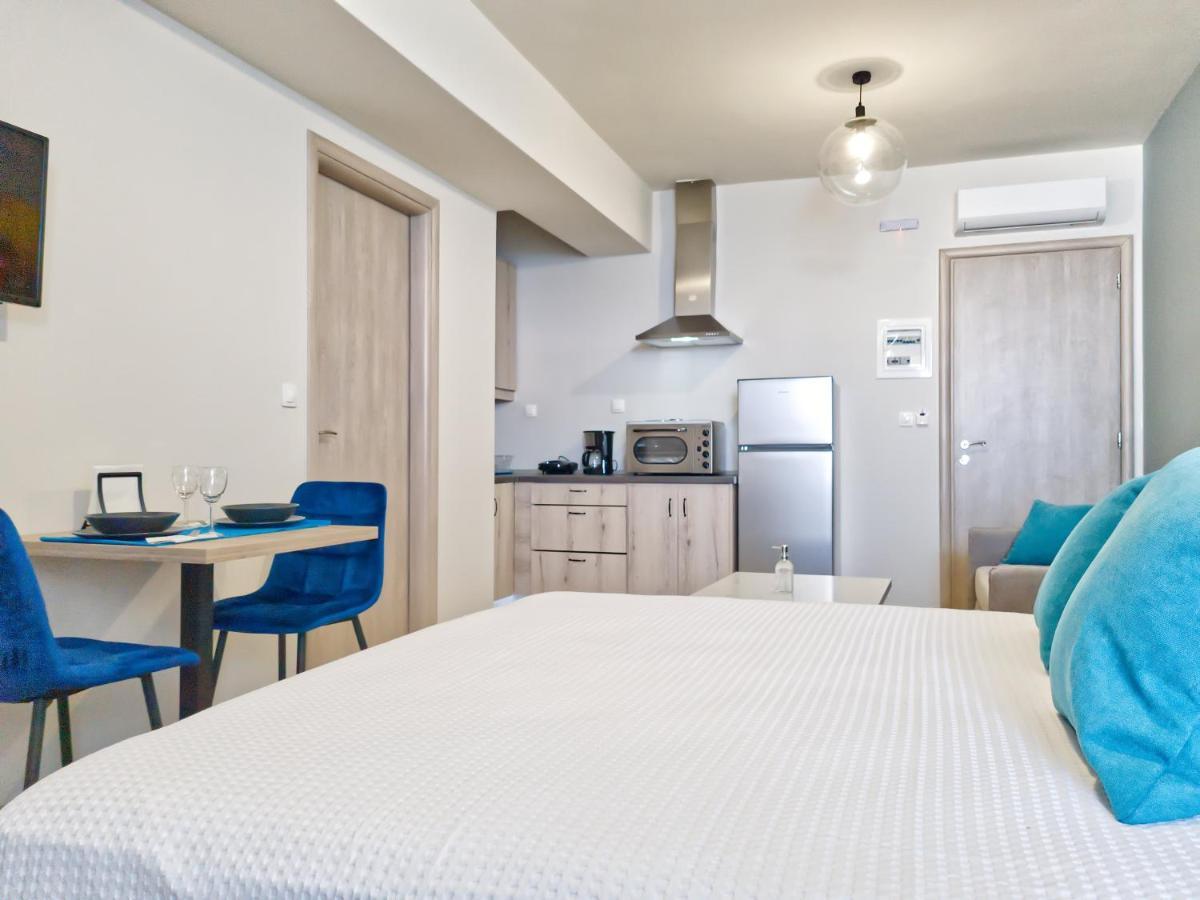 Epipleon Luxury Suites -104- Δωμάτιο 35Τμ Με Βεράντα 35Τμ Μπροστά Στη Θάλασσα Nafpaktos Exterior foto