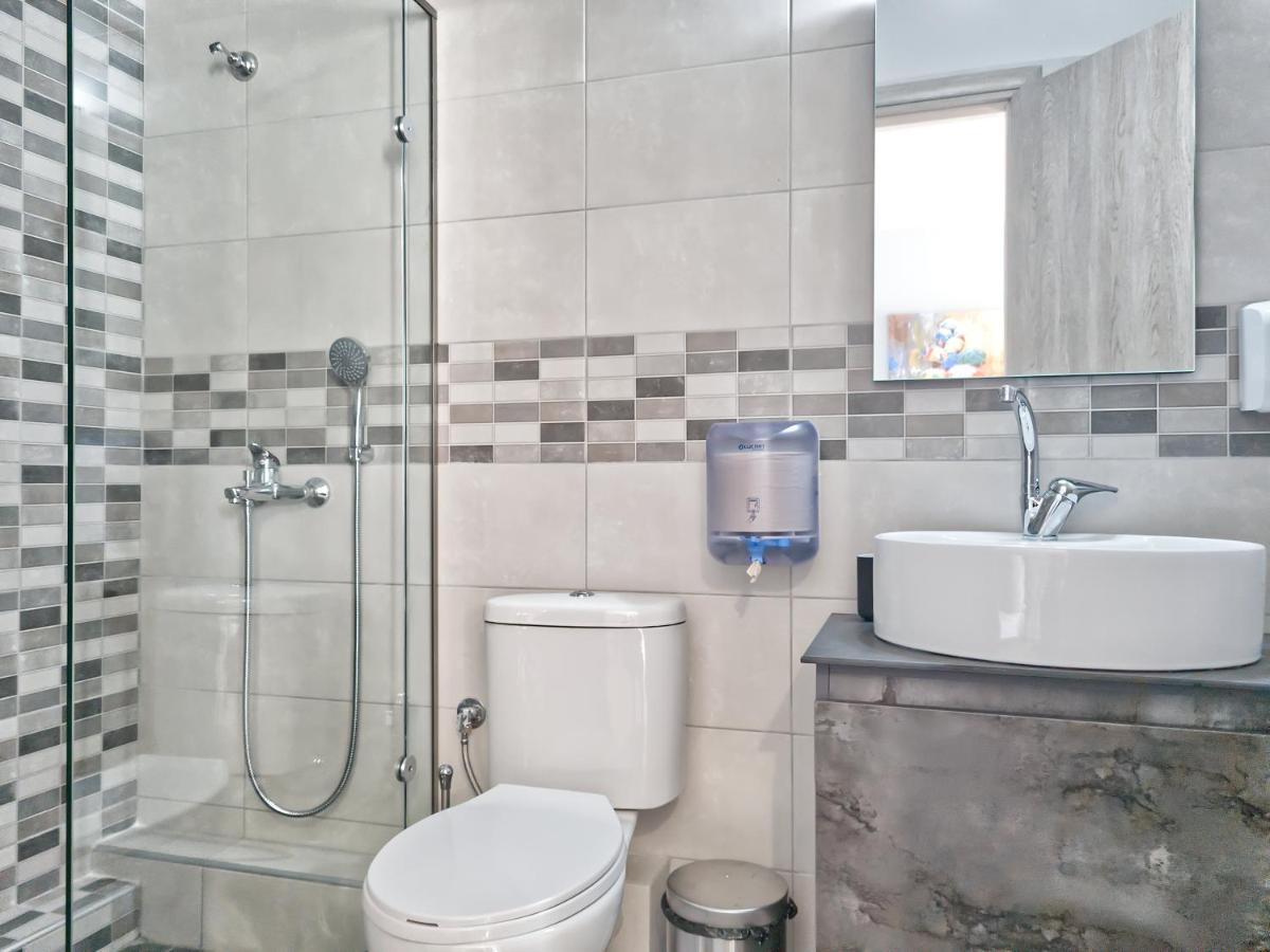 Epipleon Luxury Suites -104- Δωμάτιο 35Τμ Με Βεράντα 35Τμ Μπροστά Στη Θάλασσα Nafpaktos Exterior foto